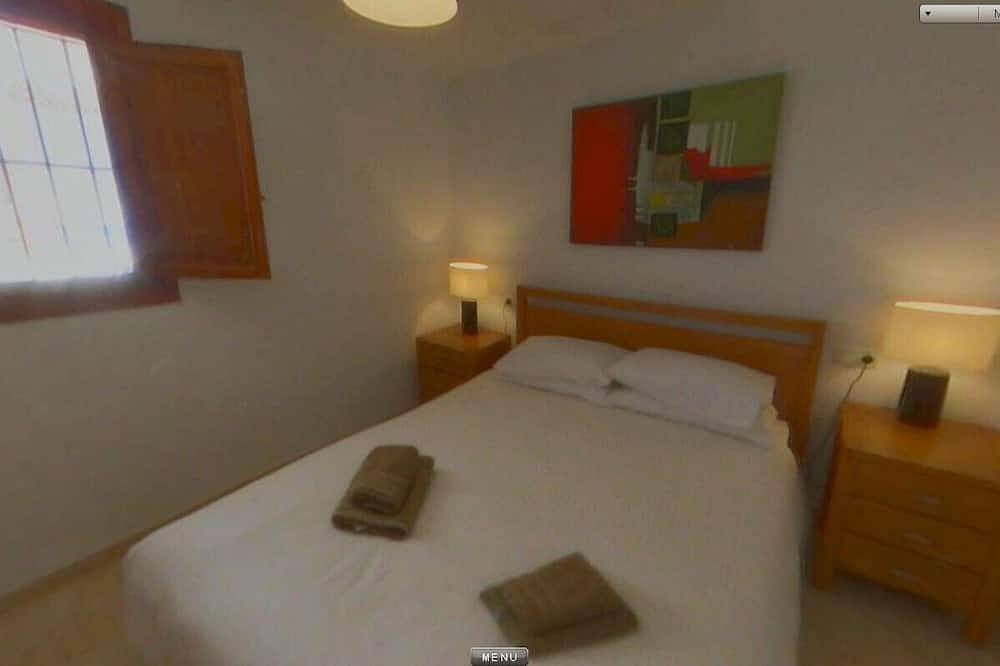 Magnificent seven bedroom detached villa in Nerja town with private pool in Playa de Burriana, Nerja