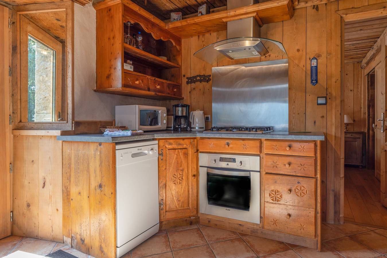 Appartement entier, Appartement 'Ferme de Faustine' avec piscine chauffée partagée et Wi-Fi in Saint-Gervais-les-Bains, Pays du Mont-Blanc