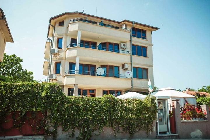 Ferienhaus für 2 Personen, mit Balkon und Terrasse sowie Garten