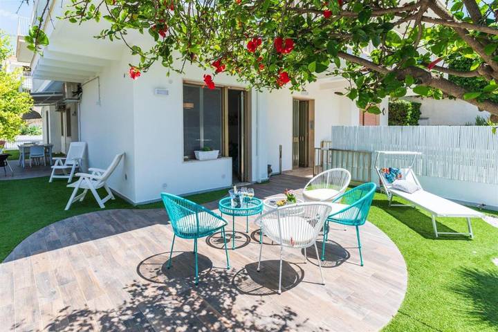 Ferienwohnung für 5 Personen, mit Garten und Ausblick, kinderfreundlich in Marina di Ragusa
