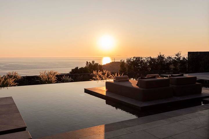 Location de vacances pour 10 personnes, avec piscine ainsi que vue sur l’océan et jardin à Oia - 4