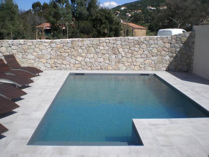 Hôtel pour 2 personnes, avec terrasse ainsi que jardin et piscine