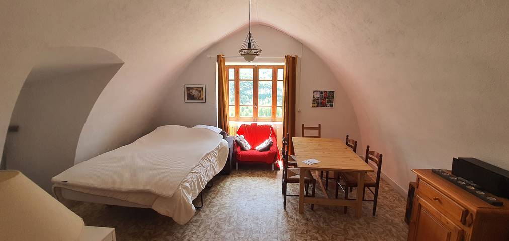 Gîte pour 4 personnes, avec balcon, animaux acceptés à Mostuéjouls - 2