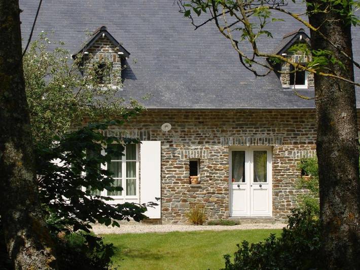 Gîte pour 2 personnes, avec Jacuzzi et Jardin ainsi que Piscine et Sauna à May-sur-Orne - 2