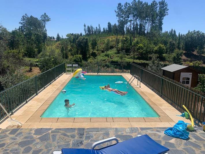 Location de vacances pour 6 personnes, avec piscine ainsi que vue et jardin à Pedrógão Grande - 4