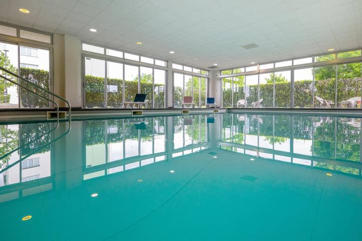 Appart’hôtel pour 4 personnes, avec Terrasse et Jardin ainsi que Piscine et Sauna