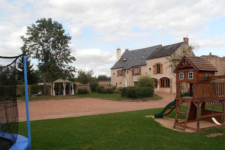 Gîte pour 16 personnes, avec jardin, animaux acceptés