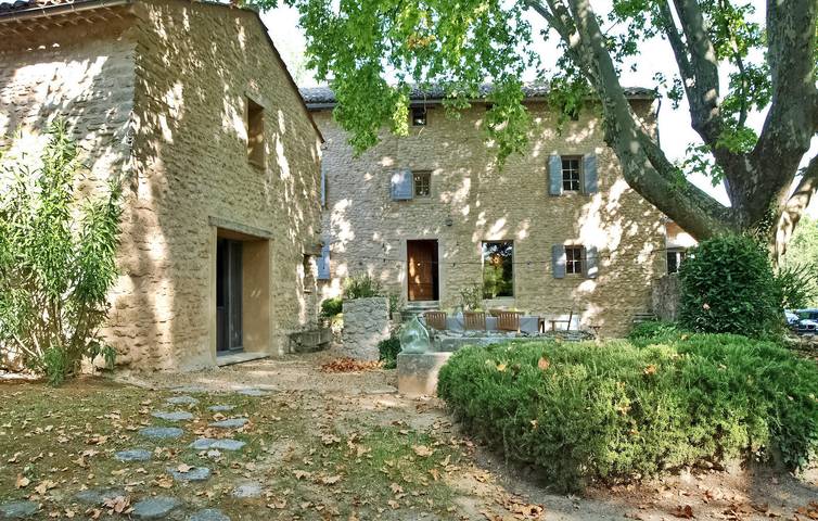 Location de vacances pour 12 personnes, avec terrasse, adapté aux familles à Entrechaux - 2