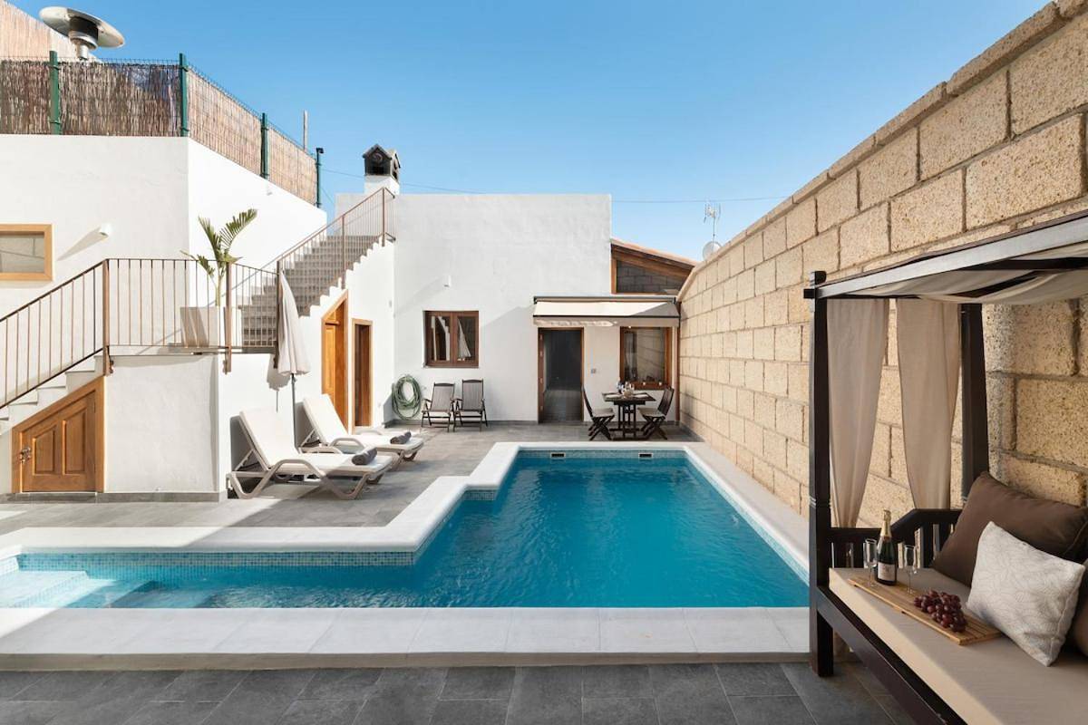 Three-Bedroom House in Cruz del Roque, Fasnia