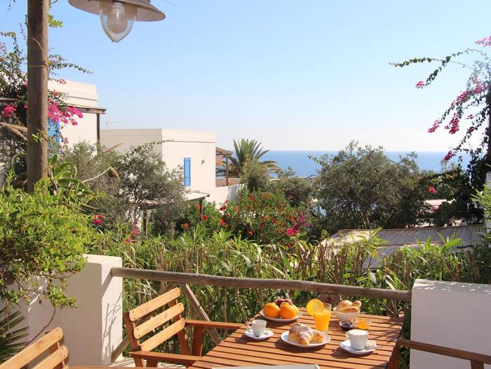 Gîte pour 2 personnes, avec Terrasse ainsi que Jardin et Piscine à Marettimo