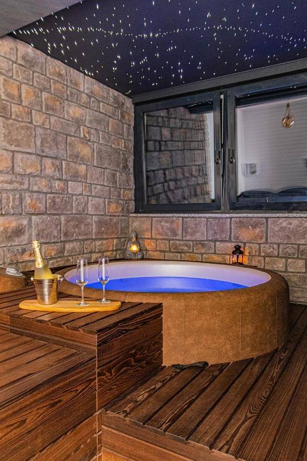 Apartament wakacyjny dla 4 osób, z jacuzzi i basen - 1