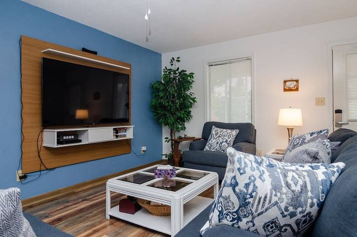 Vacation rental for 6 people, with balcony and yard in Kure Beach