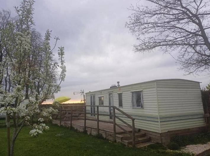 Camping pour 4 personnes, avec Terrasse ainsi que Jardin et Vue
