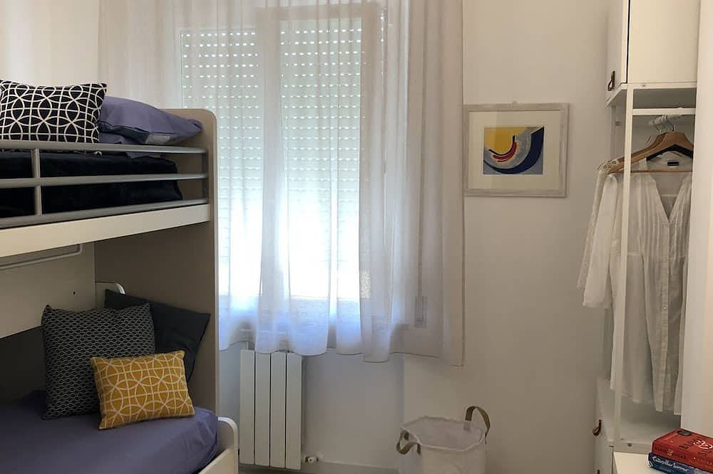 Entire apartment, Beautiful newly renovated apartment close to the centre and the beach in Porto San Giorgio, Fermo Province