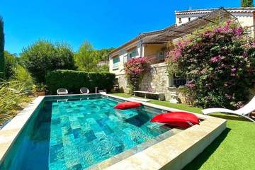 Gîte pour 5 personnes, avec terrasse et jardin à La Farlède