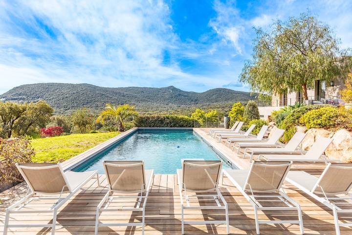 Location de vacances pour 12 personnes, avec piscine et jardin, animaux acceptés dans Pinarellu - 3