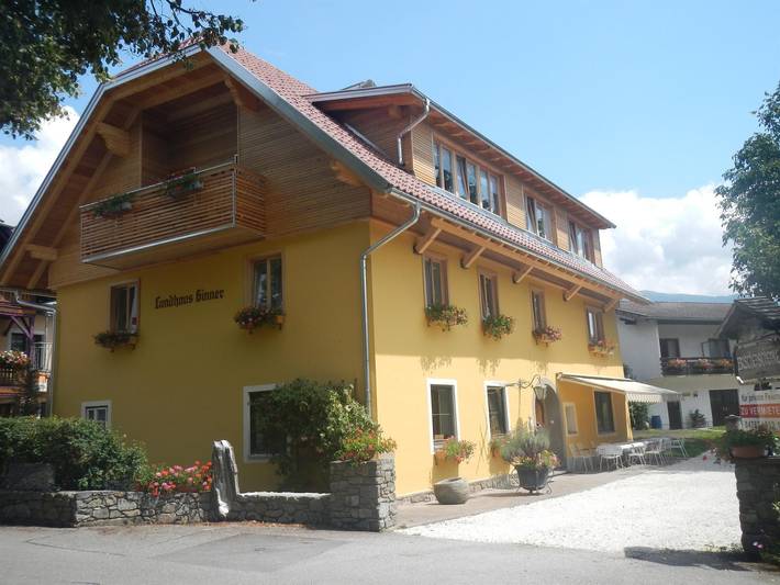 Bauernhaus für 4 Personen, mit Balkon und Pool am Weissensee