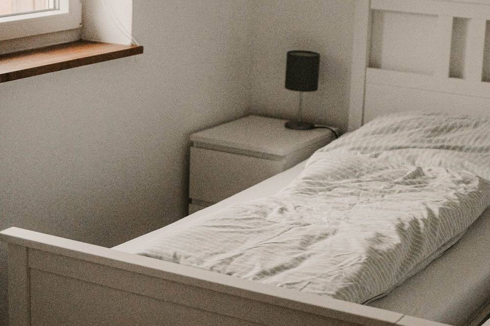 Ganze Wohnung, Moderne Ferienwohnung (70qm) für bis zu 4 Personen in Ebersberg, Ebersburg
