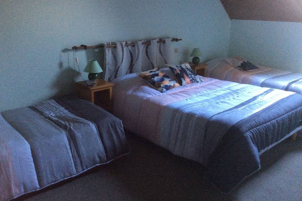 Grande maison pour accueillir famille et amis.  animaux de compagnie admis in Bournazel, Aveyron