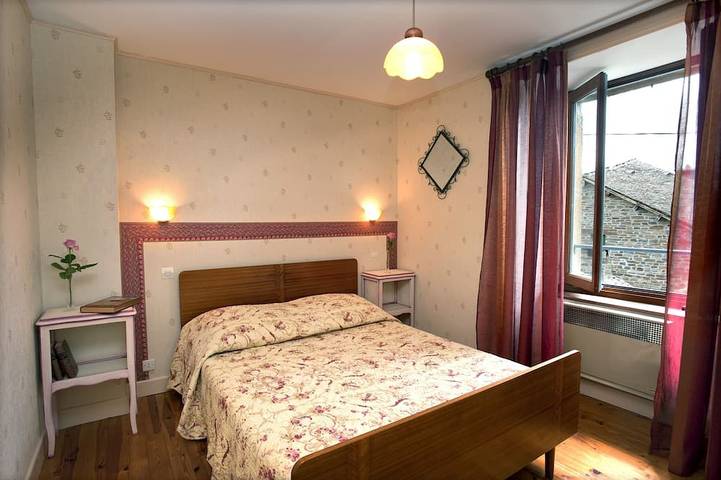 Location de vacances pour 4 personnes, avec Balcon/Terrasse ainsi que Jacuzzi et Terrasse à Mende - 2