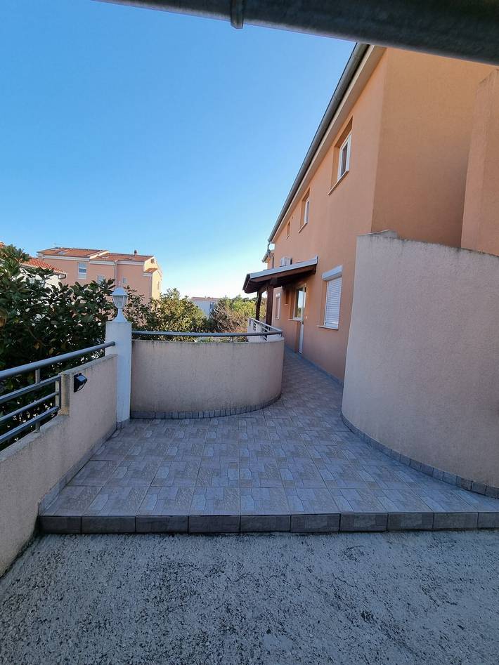 Ferienwohnung für 6 Personen, mit Garten in Biograd na Moru