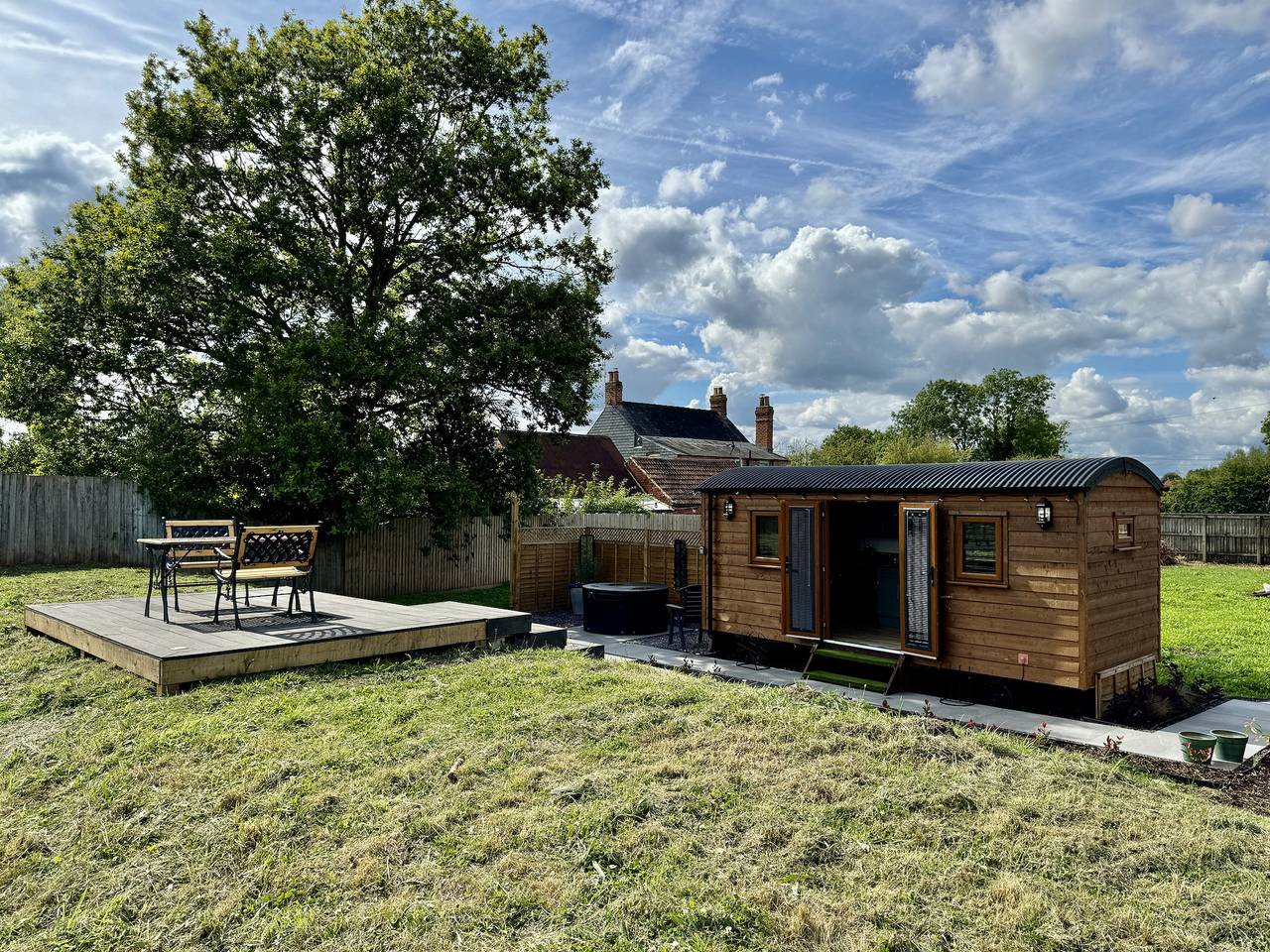 Mooffitch Riverview Hut in Gloucestershire