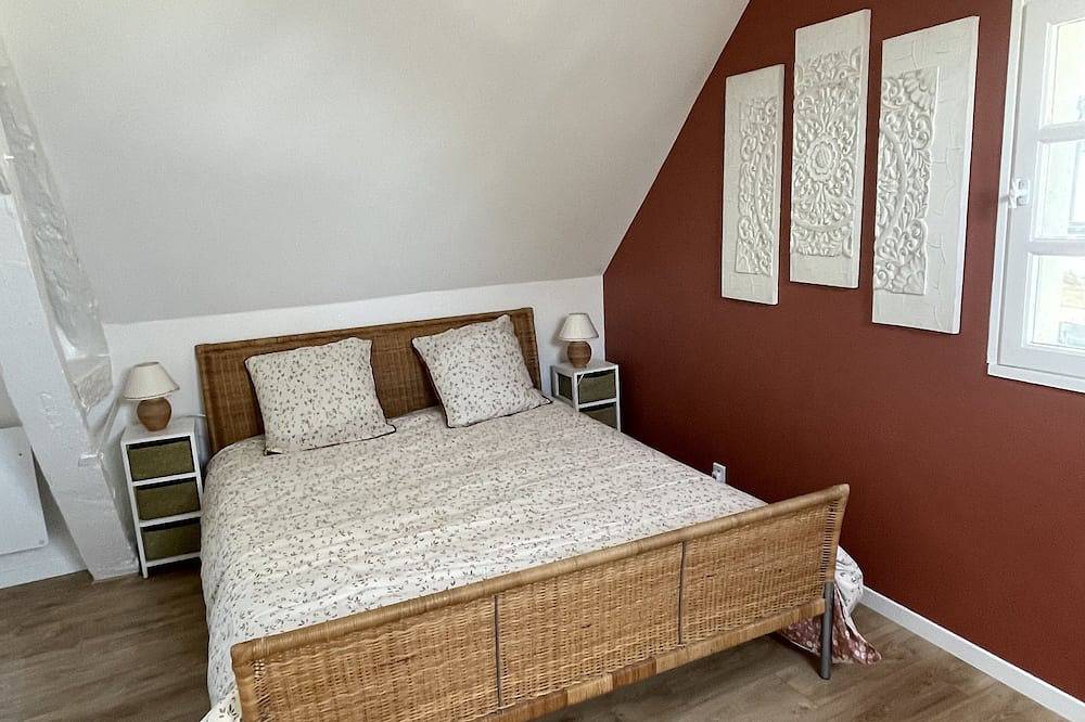 Meaning House in Sens, Yonne