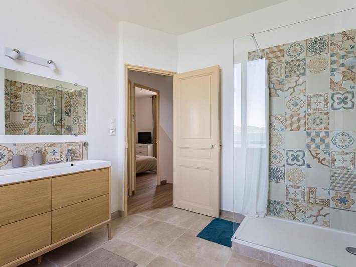 Location de vacances pour 6 personnes, avec terrasse et jardin dans Plage de l'Almanarre - 4