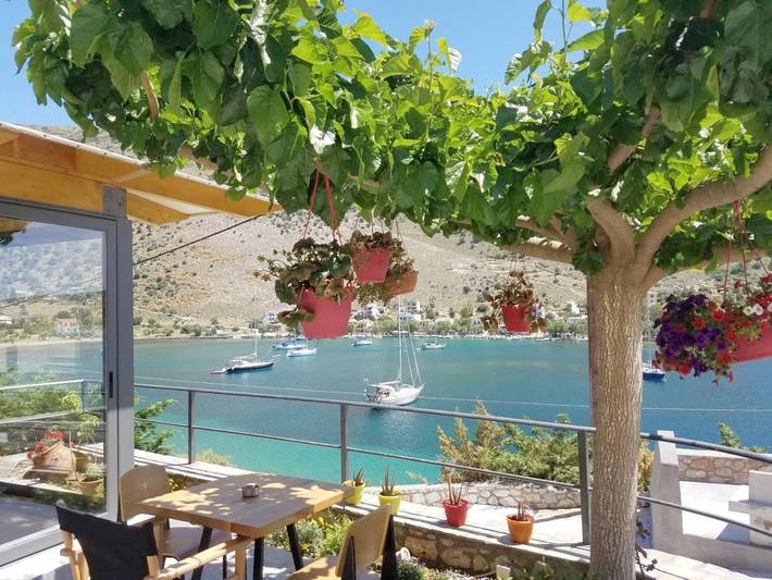 Appart’hôtel pour 2 personnes, avec vue ainsi que jardin et piscine, adapté aux familles