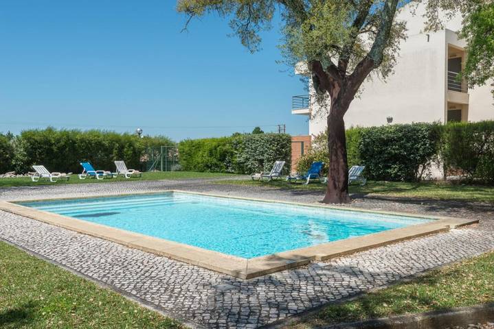 Aparthotel para 3 pessoas, com Varanda e Jardim e ainda Piscina em Portugal