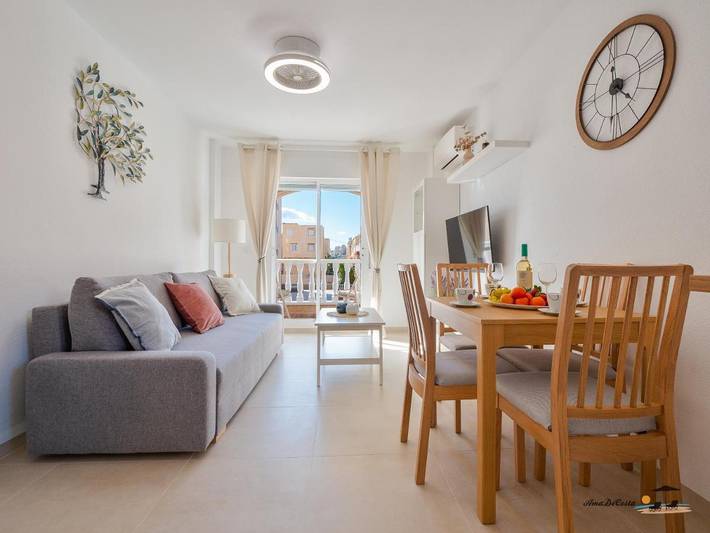 Apartamento de vacaciones para 6 personas, con terraza además de vistas y piscina - 1
