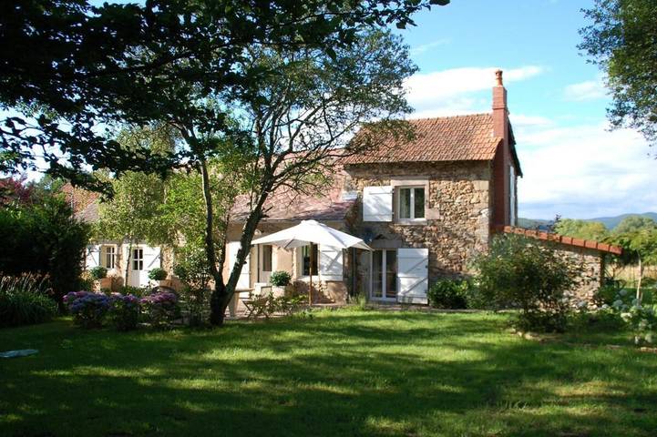 Location de vacances pour 6 personnes, avec vue et jardin à Chiddes