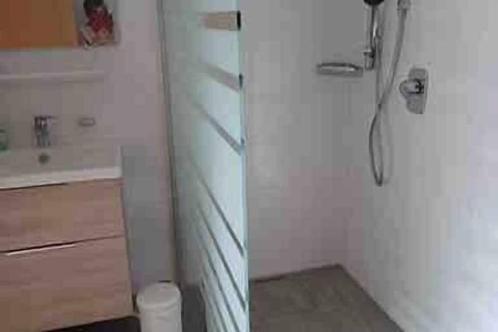 Ganze Wohnung, Ferienwohnung 66 qm, 1 Schlafzimmer, Südterrasse mit Bergblick in Piding, Bayerische Alpen