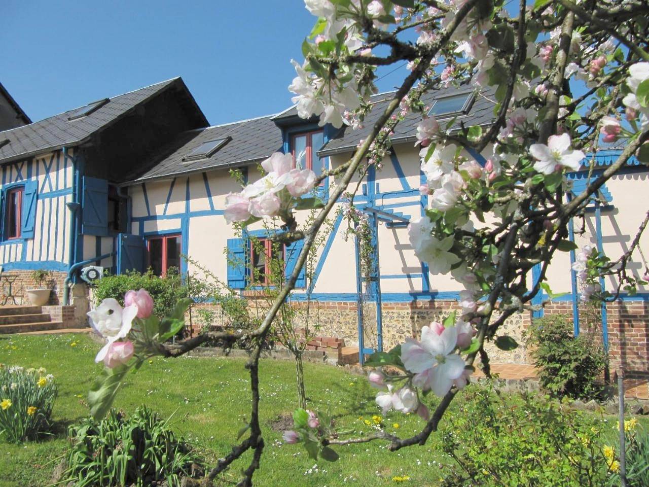 La Roseraie du Prieure in Rosay-sur-Lieure, Région de Les Andelys