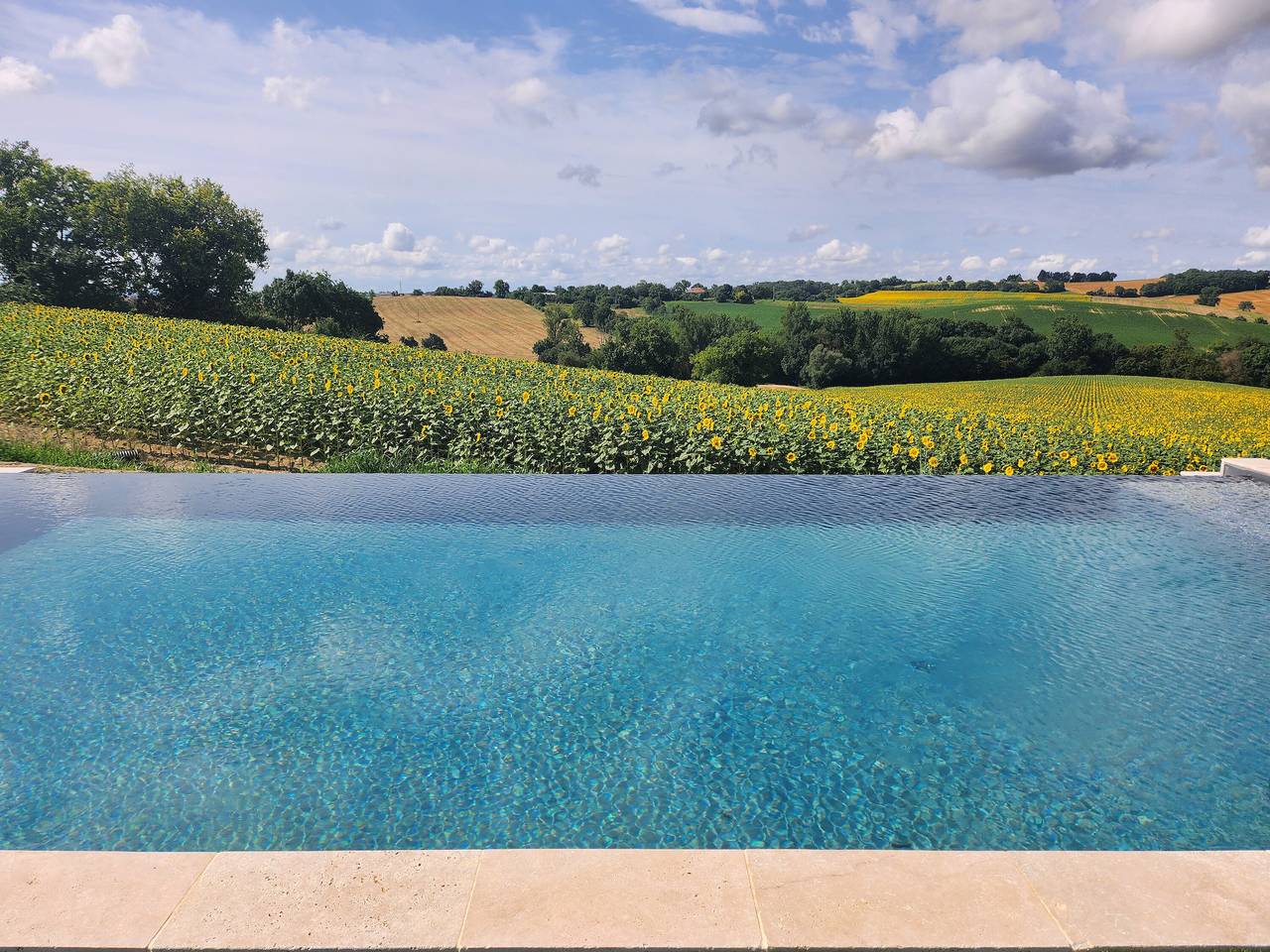 Maison de vacances 'Gite Les Hauts D'En Perrin' avec vue sur montagne, Wi-Fi et climatisation in Gers