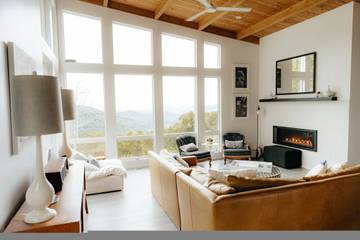 Vacation Rental for 6 Guests in Blue Ridge Mountains, North Carolina, Picture 1