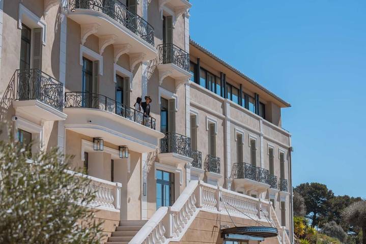 Hôtel pour 2 personnes, avec jardin ainsi que piscine et sauna dans Office De Tourisme De Bormes Les Mimosas - Le Port - 2