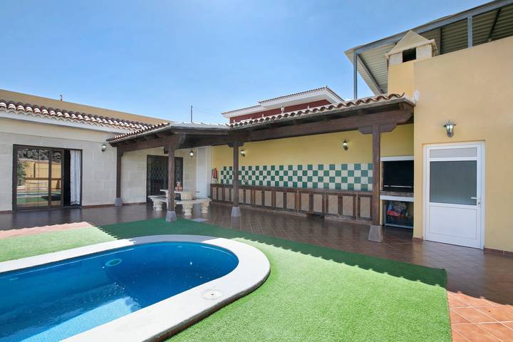 Casa de vacaciones Villa Tazana con vistas al mar, piscina y Wi-Fi in Icod de los Vinos, Tenerife Norte