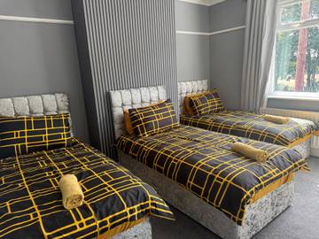 Holiday Apartment for 7 People in Newcastle upon Tyne, North East England, Photo 2