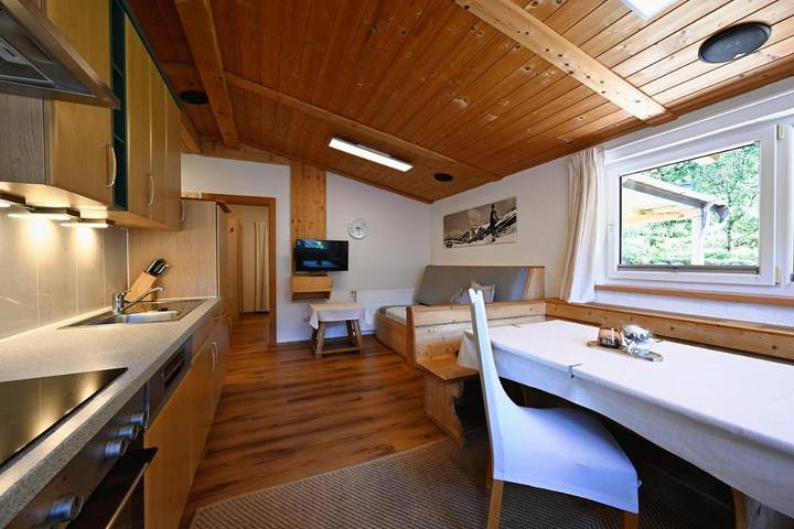 Ferienwohnung für 4 Personen, mit Terrasse und Ausblick in Landeck - 3