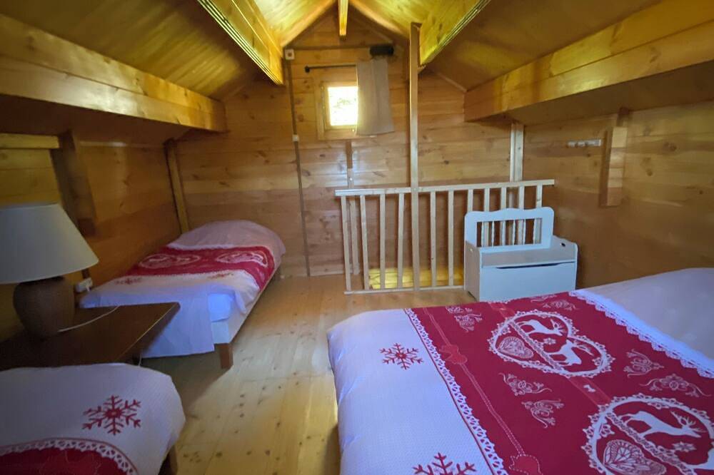 Chalet neuf au calme idéal pour découvrir l'ardéche et la haute loire in Lanarce, Ardèche