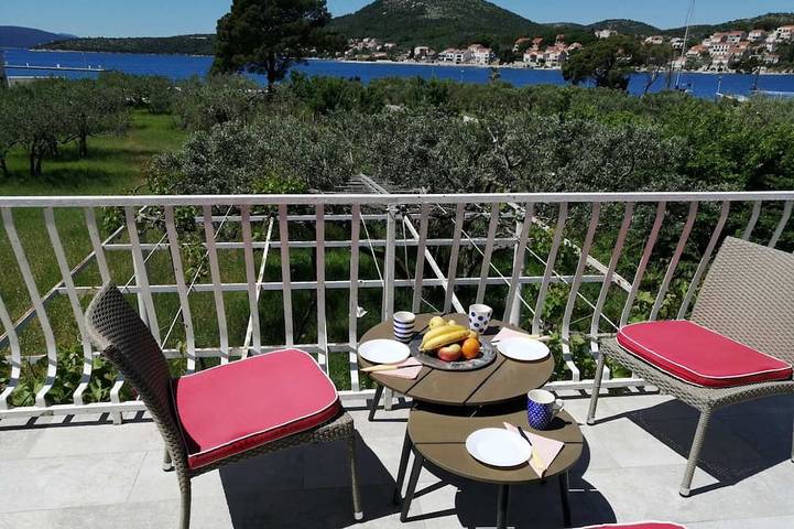 Holiday apartment for 9 people, with garden and balcony, with pets - 1
