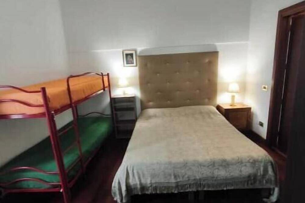 Apartamento entero, Talete Palace - Seafront Apartment with Terrace in the Historic Center in Siracusa, Provincia de Siracusa