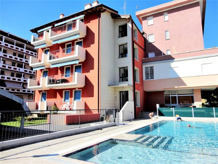Ferienwohnung für 6 Personen, mit Terrasse und Ausblick sowie Pool, kinderfreundlich in Venedig Provinz