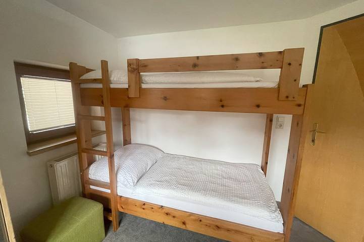 Ganze Wohnung, Großzügige Ferienwohnung in sonniger, zentraler Lage in Tuxer Alpen, Hintertux