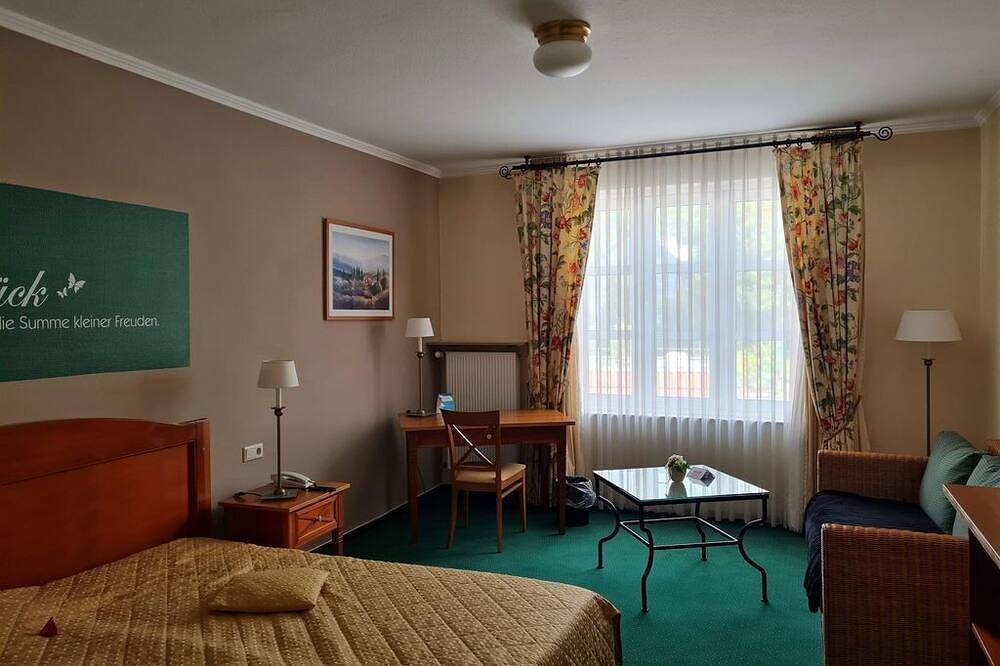 Standarddoppelzimmer - Hotel zur Post Waldbreitbach in Waldbreitbach, Rheinland-Pfalz