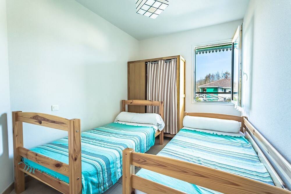 Apartamento entero, Sanguinet beautiful apartment sleeps 4/6 in residence with swimming pool in the center of town and... in Sanguinet, Côte d’Argent
