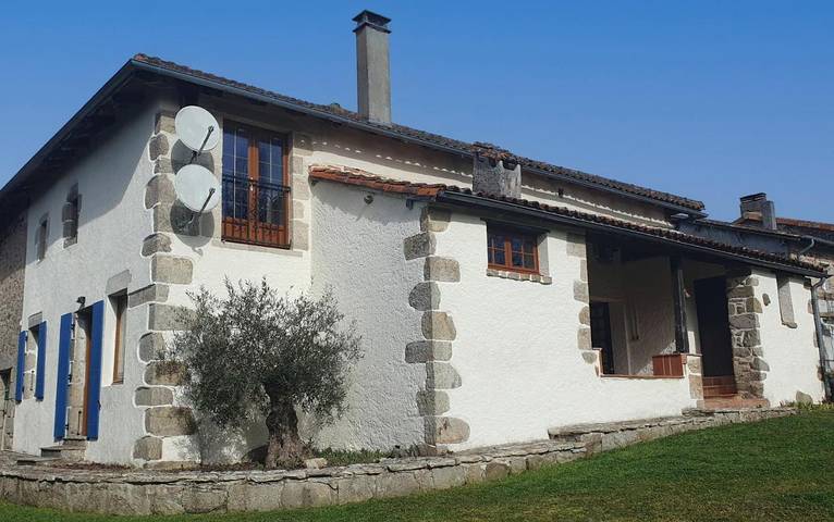 Location de vacances pour 6 personnes, avec vue sur le lac ainsi que vue et jardin à Champniers-et-Reilhac - 2