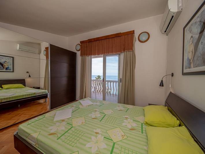 Villa für 5 Personen, mit Balkon in Montenegro - 3