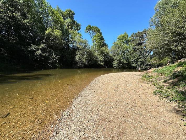 Location de vacances pour 13 personnes, avec jardin ainsi que piscine et vue, animaux acceptés à Compolibat - 4